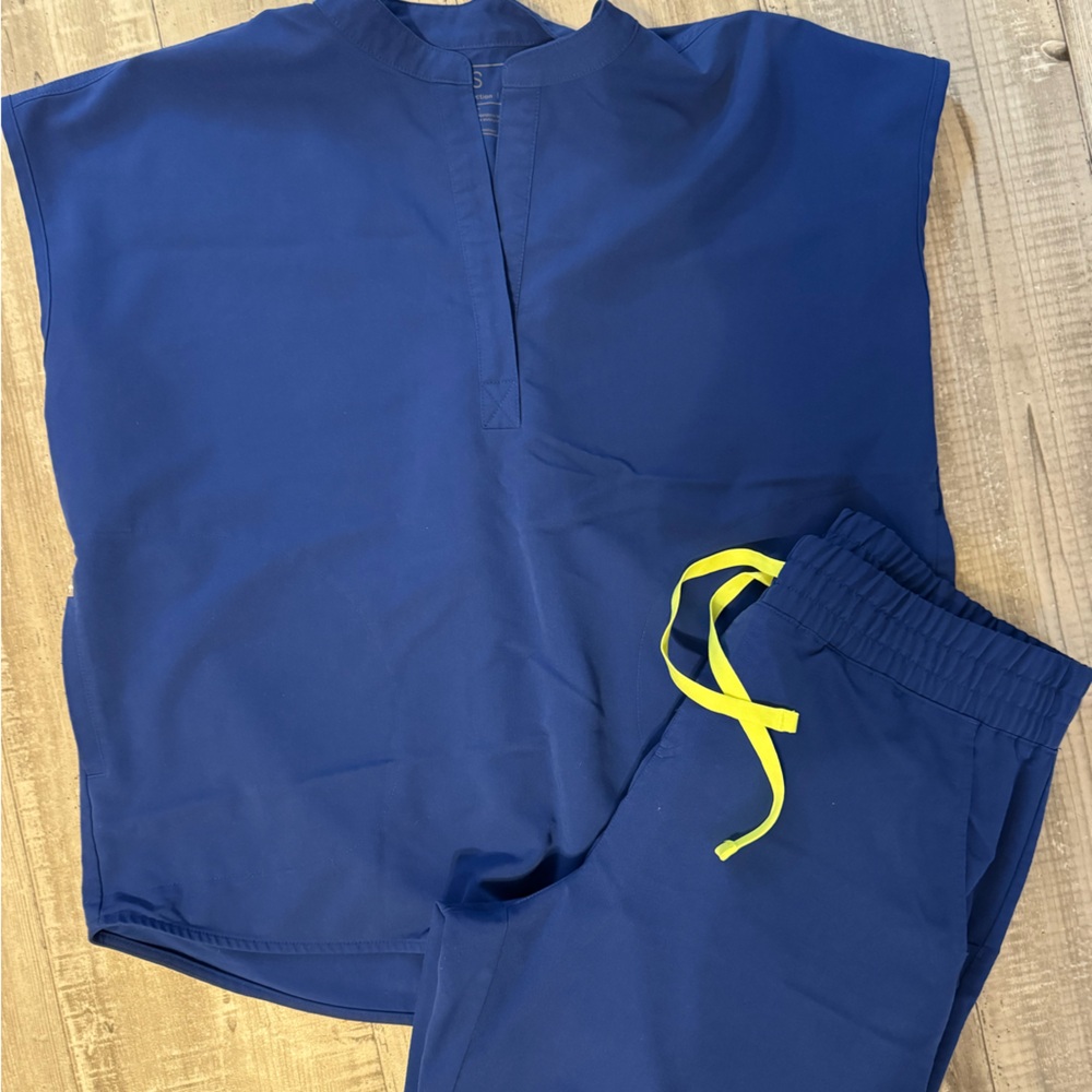 Figs scrub set